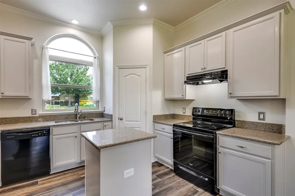 102 Monarch Court Waxahachie TX 75165