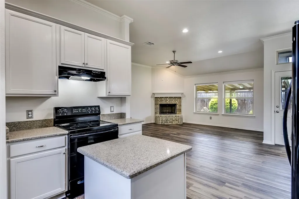 102 Monarch Court Waxahachie TX 75165