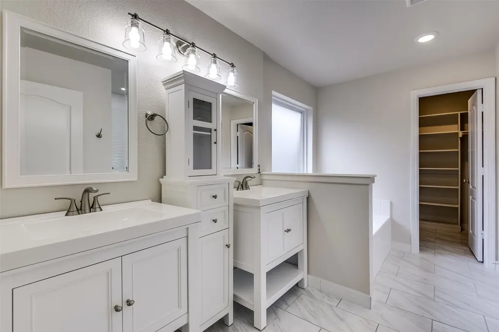 102 Monarch Court Waxahachie TX 75165