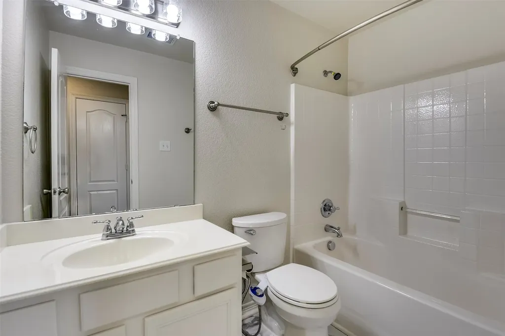 102 Monarch Court Waxahachie TX 75165