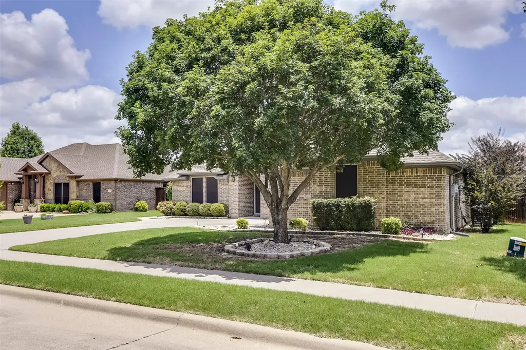102 Monarch Court Waxahachie TX 75165