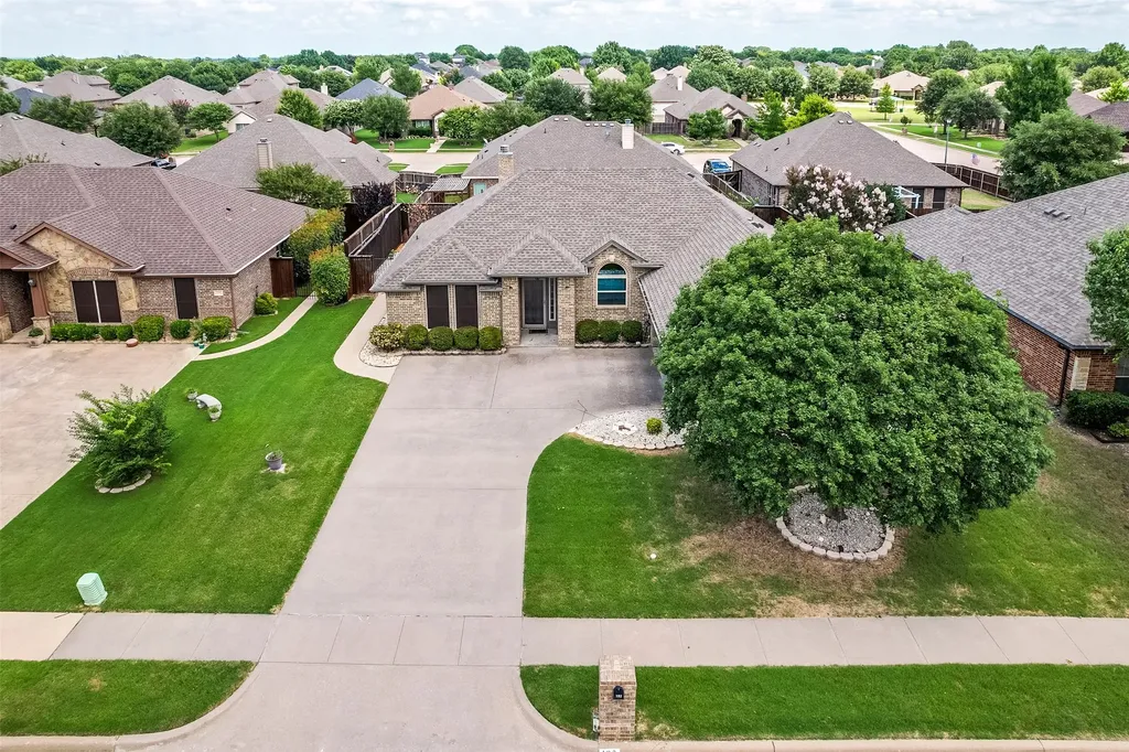 102 Monarch Court Waxahachie TX 75165