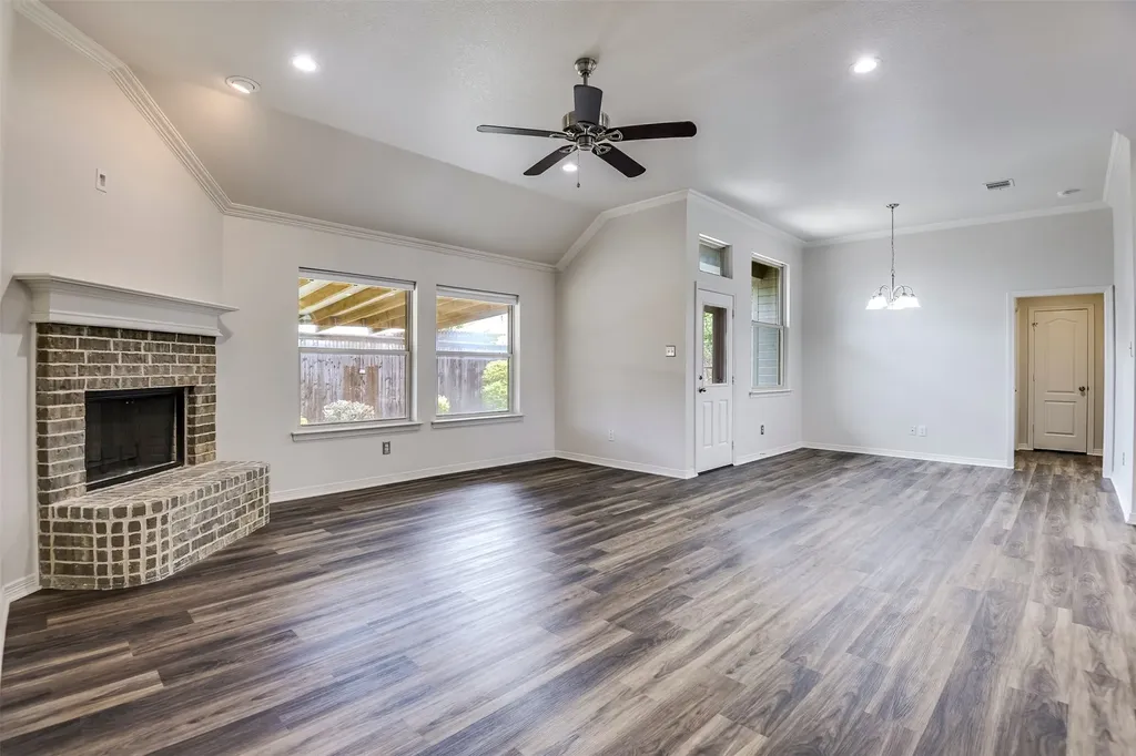 102 Monarch Court Waxahachie TX 75165