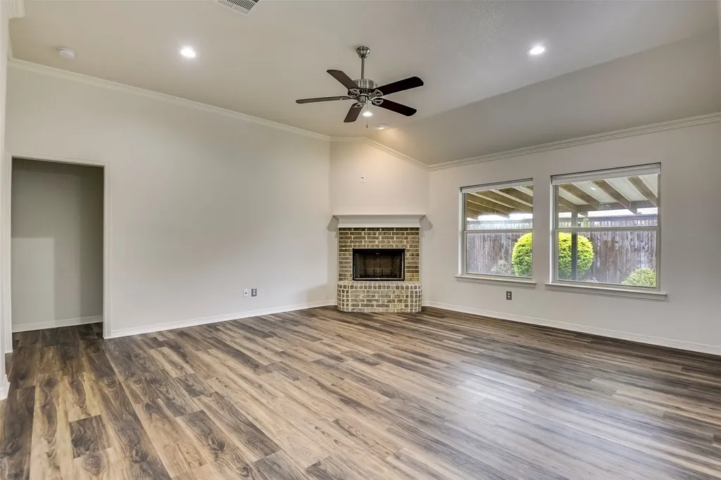 102 Monarch Court Waxahachie TX 75165