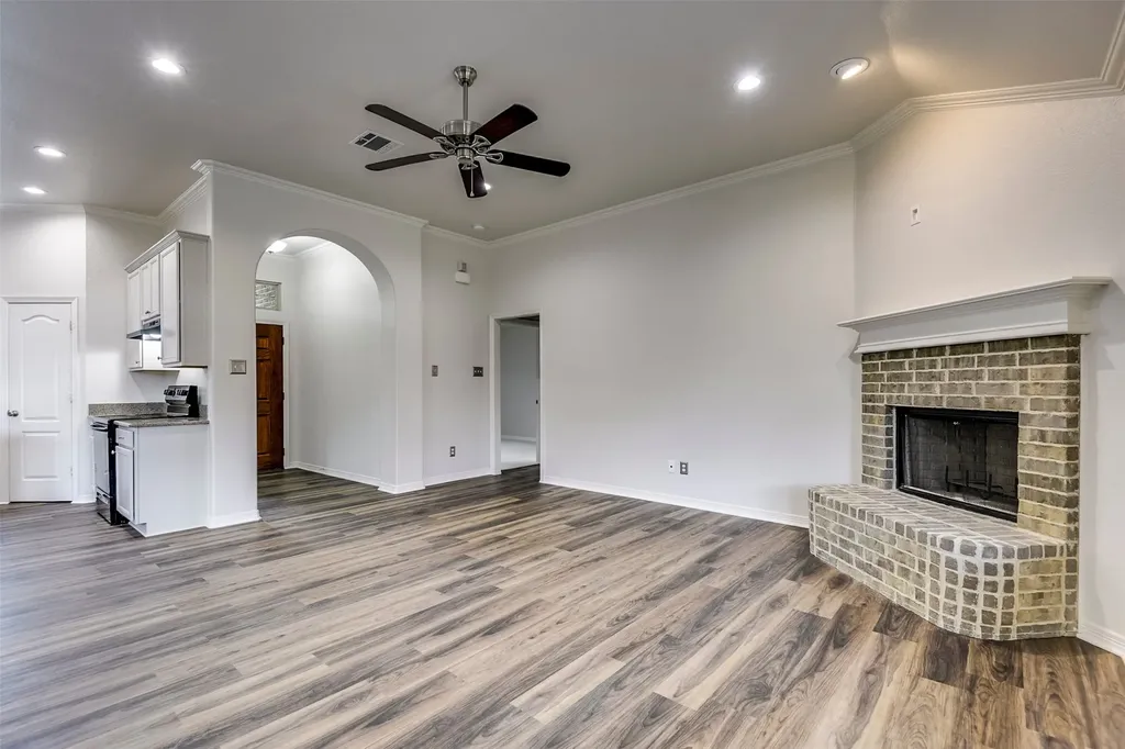 102 Monarch Court Waxahachie TX 75165