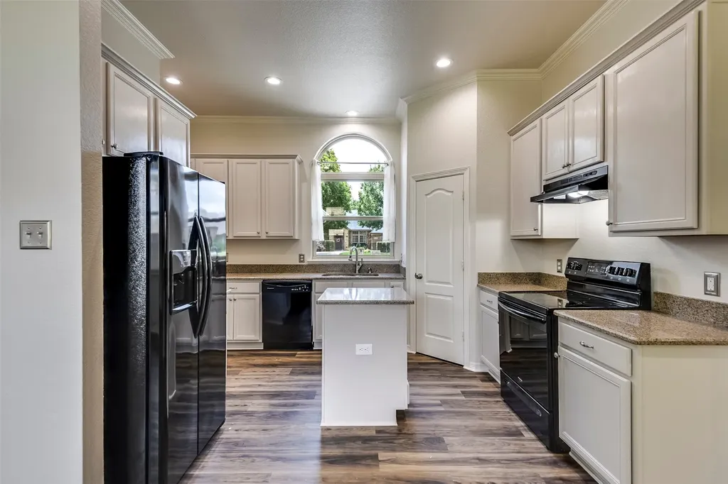 102 Monarch Court Waxahachie TX 75165