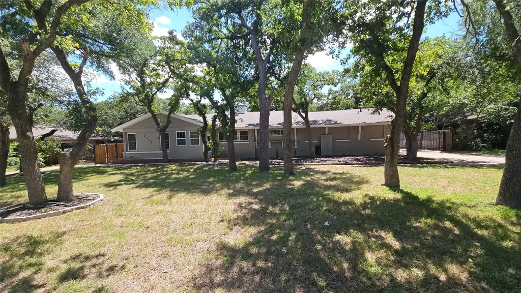 1712 Yolanda Drive Fort Worth TX 76112