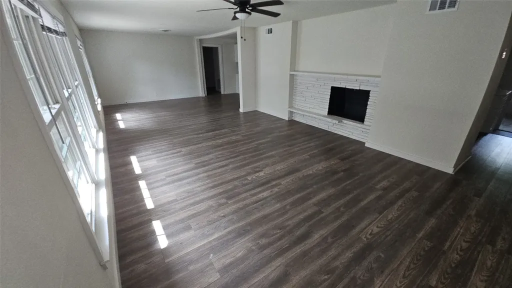 1712 Yolanda Drive Fort Worth TX 76112