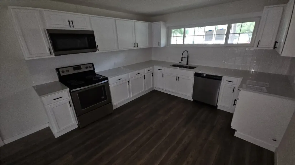 1712 Yolanda Drive Fort Worth TX 76112