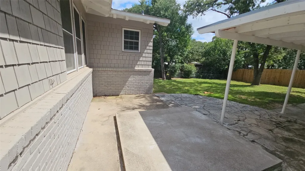 1712 Yolanda Drive Fort Worth TX 76112