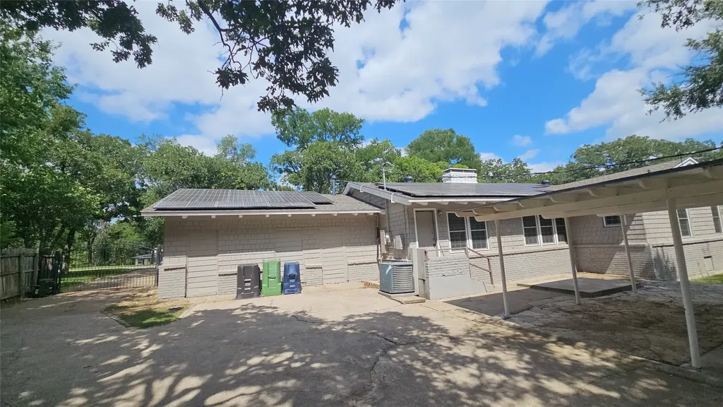 1712 Yolanda Drive Fort Worth TX 76112