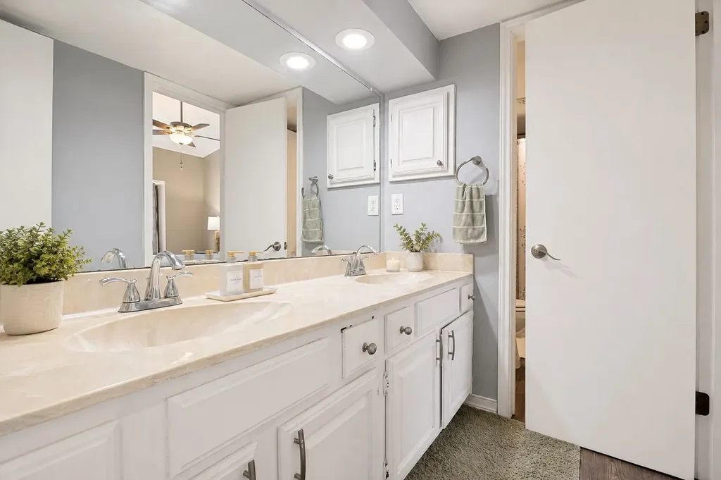 411 Pebble Way Arlington TX 76006