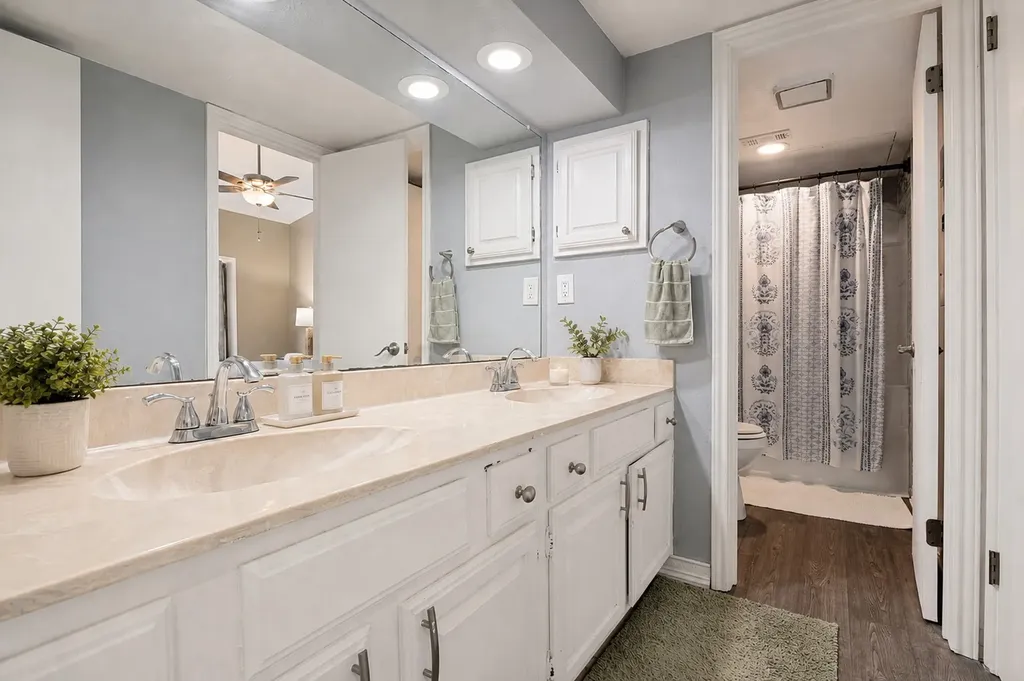 411 Pebble Way Arlington TX 76006