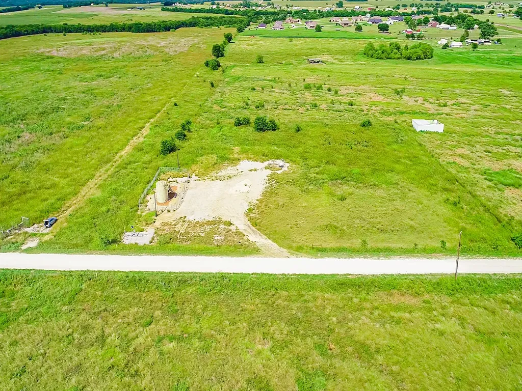 6968 County Road 203 Grandview TX 76050