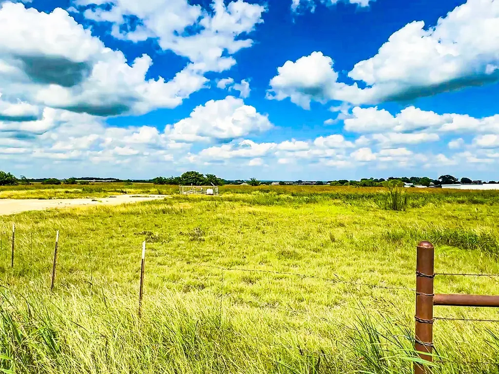 6968 County Road 203 Grandview TX 76050