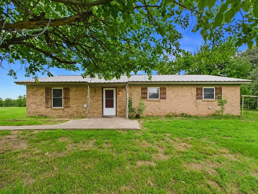 29118 N State Highway 19 Athens TX 75752