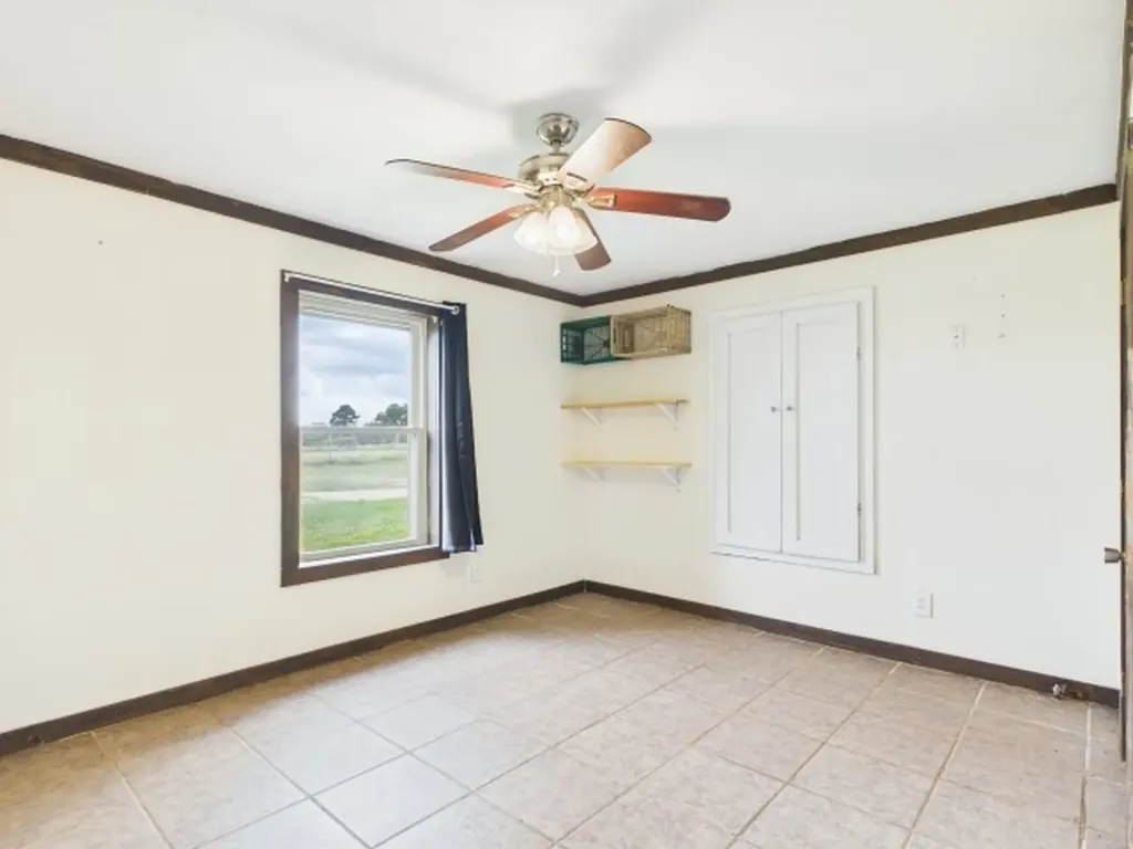 29118 N State Highway 19 Athens TX 75752