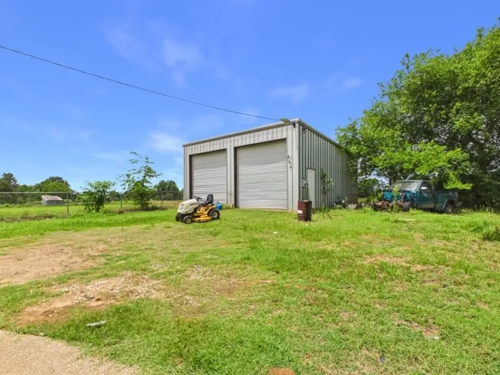 29118 N State Highway 19 Athens TX 75752