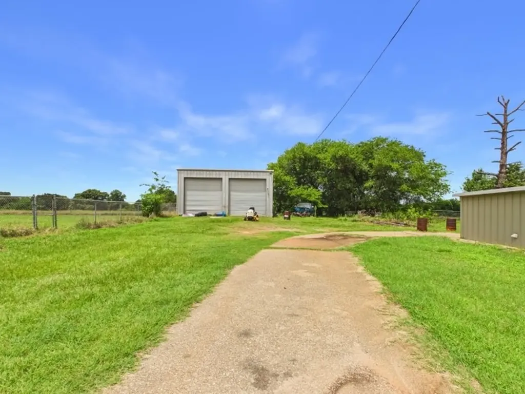 29118 N State Highway 19 Athens TX 75752