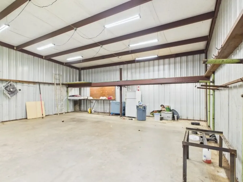 29118 N State Highway 19 Athens TX 75752