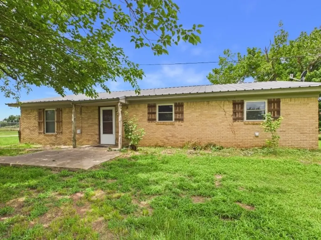 29118 N State Highway 19 Athens TX 75752