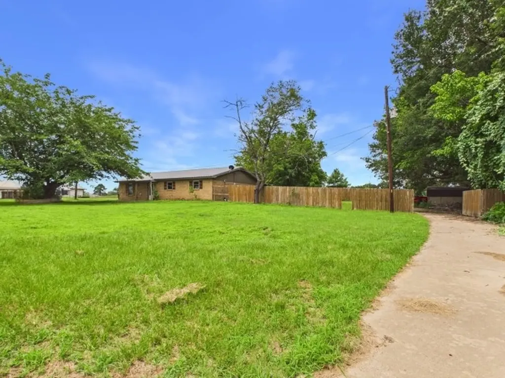 29118 N State Highway 19 Athens TX 75752