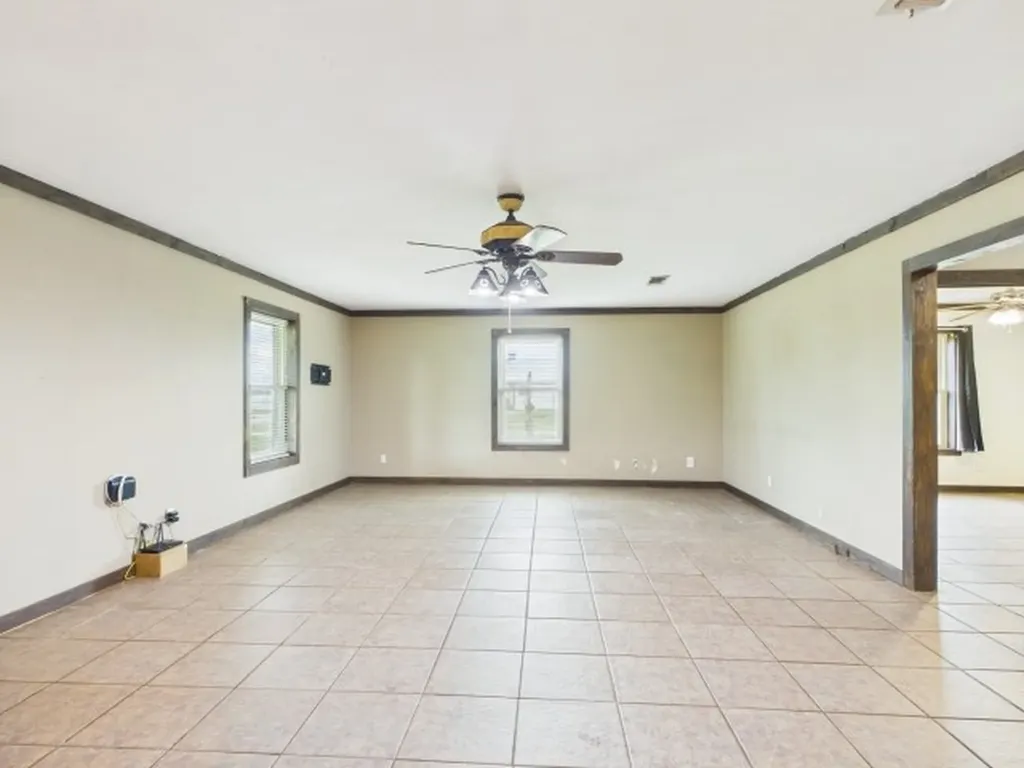 29118 N State Highway 19 Athens TX 75752