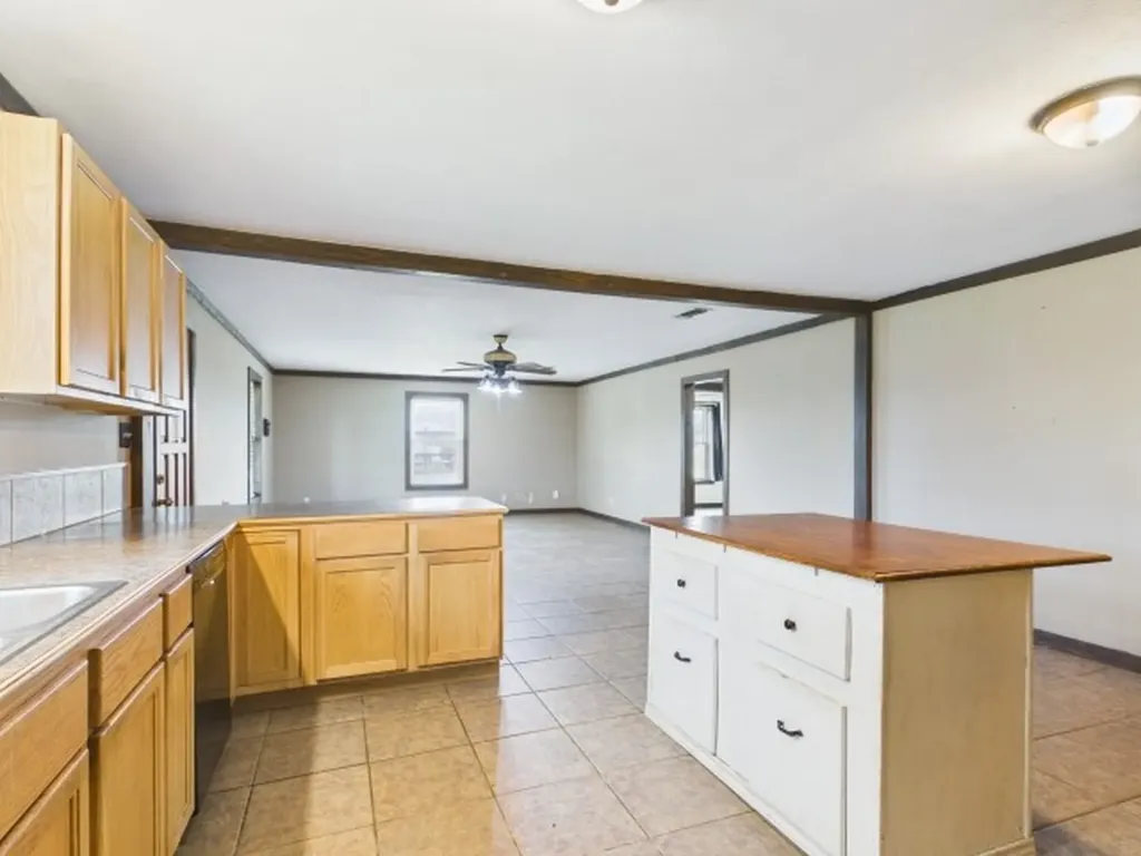 29118 N State Highway 19 Athens TX 75752