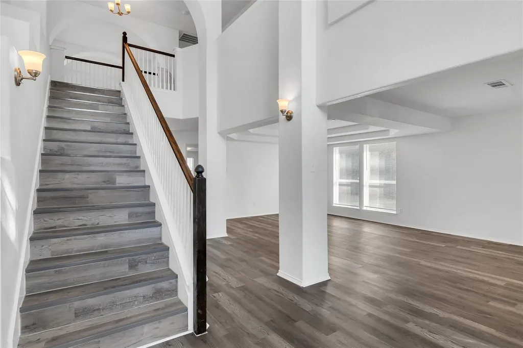 5717 Parkwood Trail Haltom City TX 76137