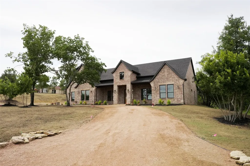1074 Preserve Street Weatherford TX 76085