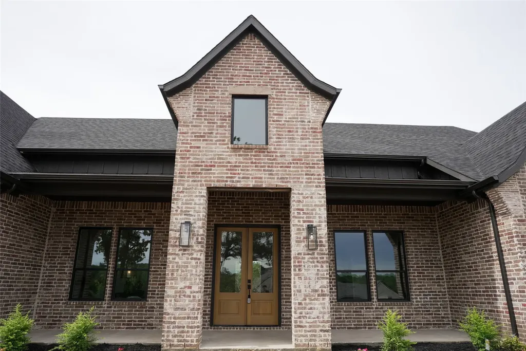1074 Preserve Street Weatherford TX 76085