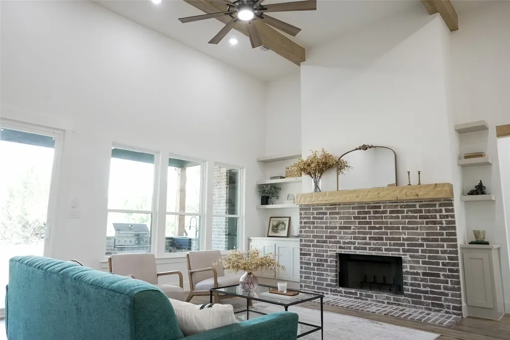 1074 Preserve Street Weatherford TX 76085