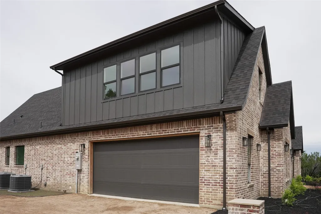 1074 Preserve Street Weatherford TX 76085