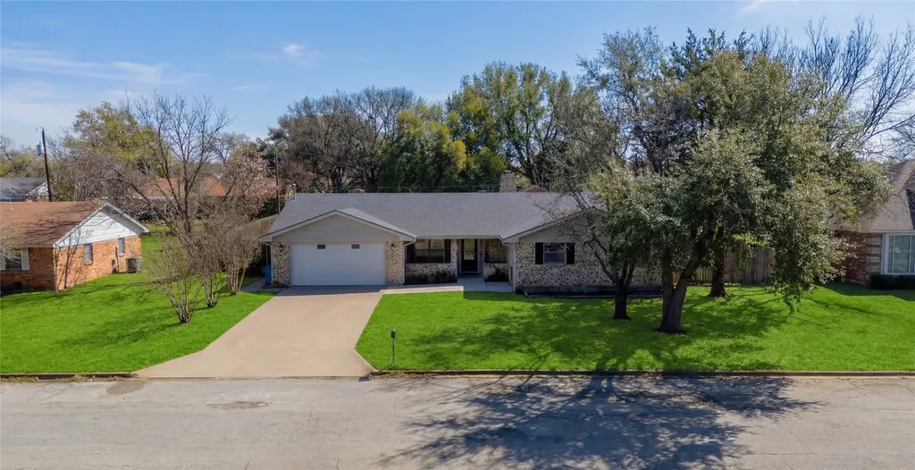 311 Shady Oak Road Keene TX 76059