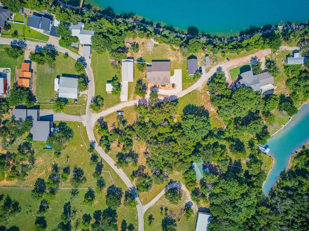 711 Crows Point Lake Bridgeport TX 76426