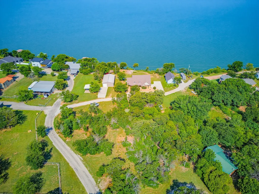 711 Crows Point Lake Bridgeport TX 76426