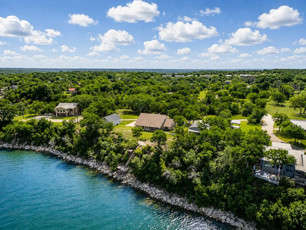 711 Crows Point Lake Bridgeport TX 76426