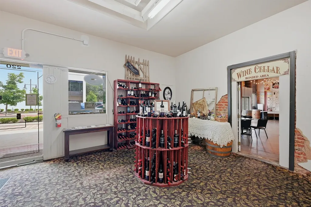 220 W Main Street Denison TX 75020