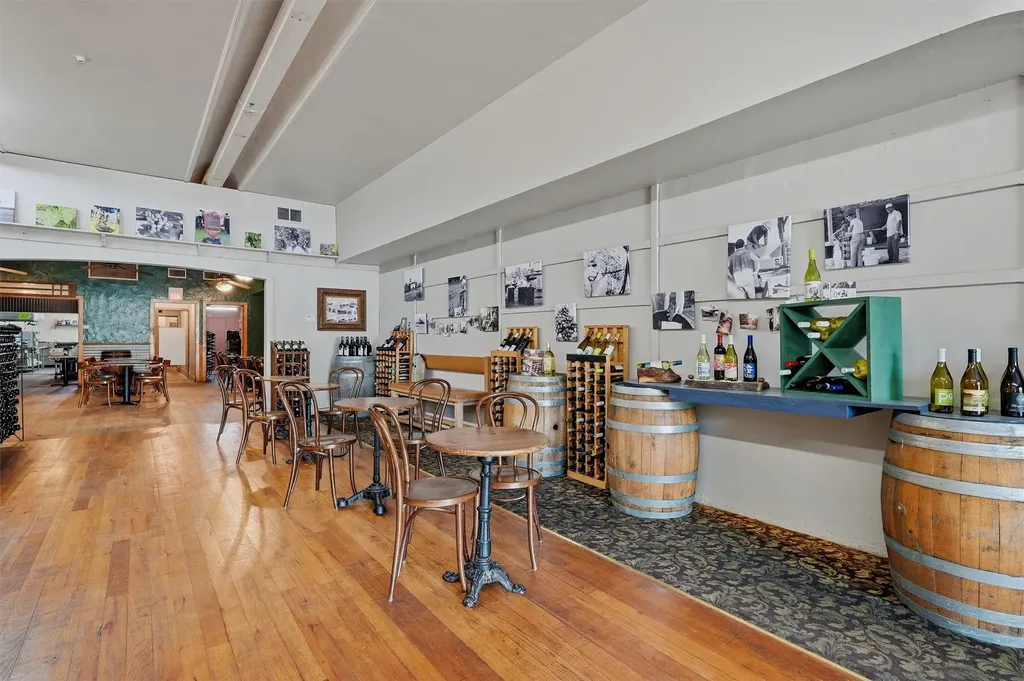 220 W Main Street Denison TX 75020