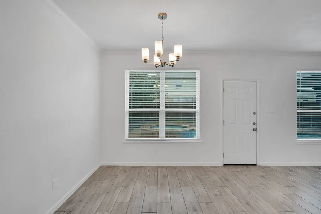 1113 Skylark Drive Burleson TX 76028