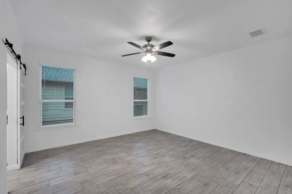 1113 Skylark Drive Burleson TX 76028