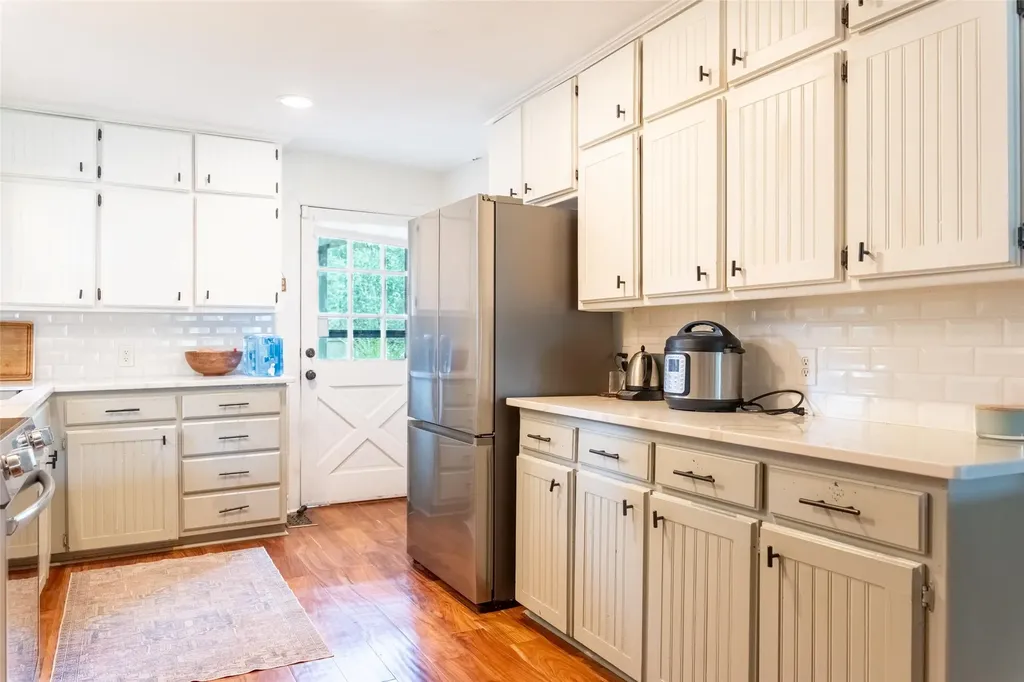 4221 Kenwood Court Fort Worth TX 76103