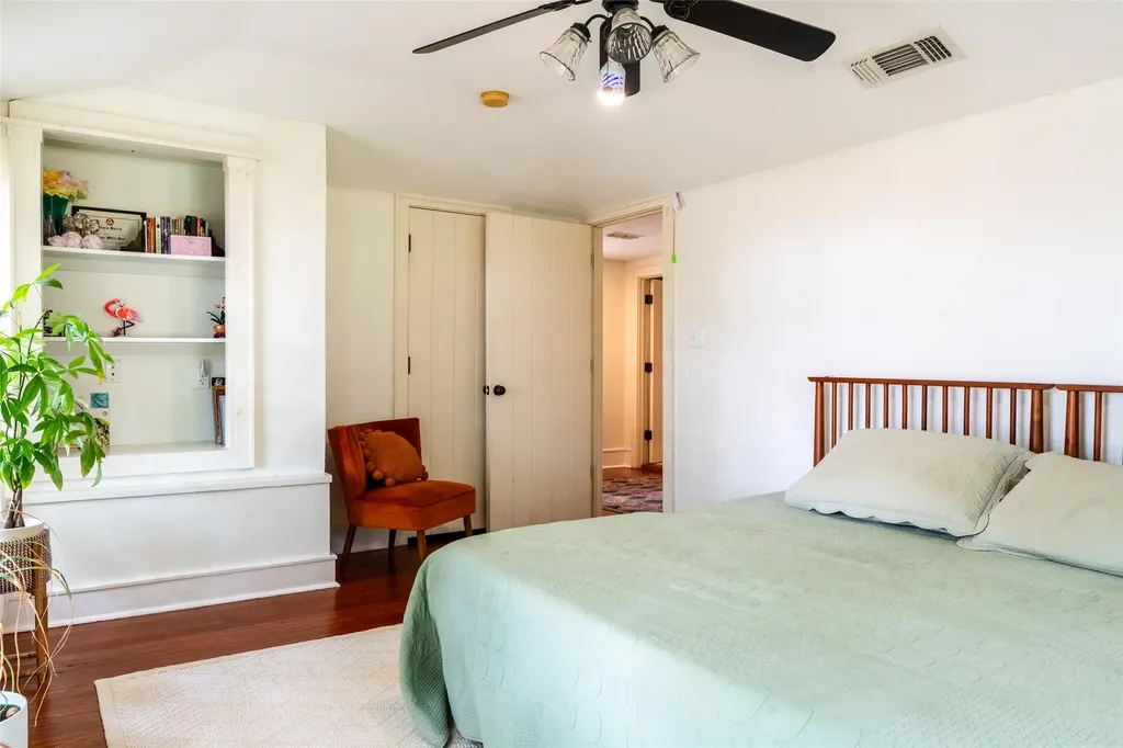 4221 Kenwood Court Fort Worth TX 76103