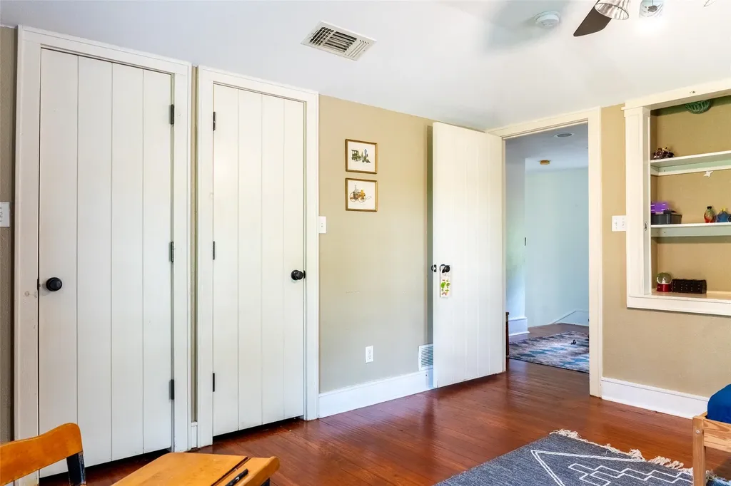 4221 Kenwood Court Fort Worth TX 76103