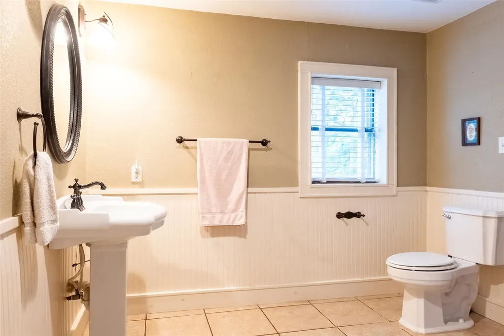 4221 Kenwood Court Fort Worth TX 76103