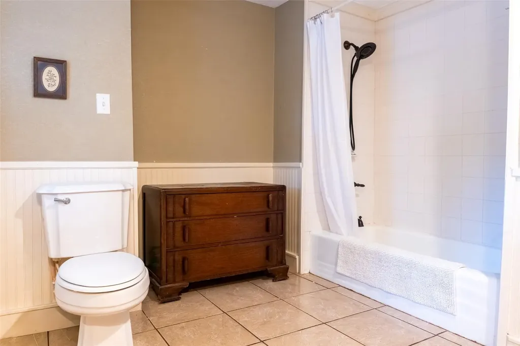 4221 Kenwood Court Fort Worth TX 76103