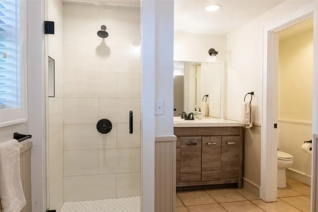 4221 Kenwood Court Fort Worth TX 76103