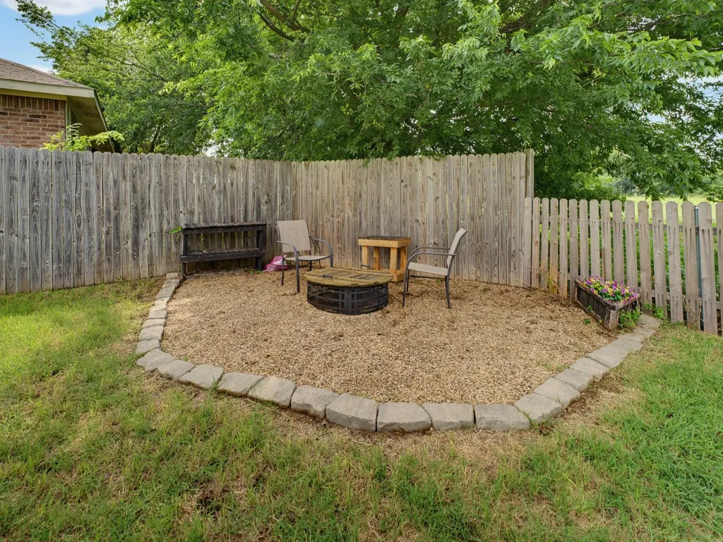600 Stirling Road Rhome TX 76078