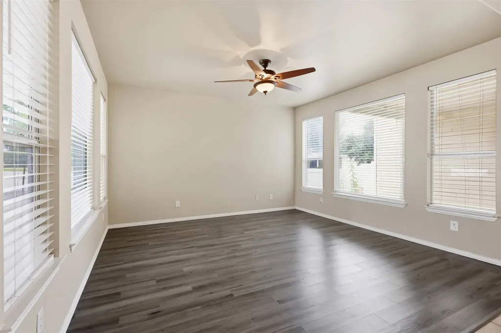 1833 Forsythe Drive Savannah TX 76227