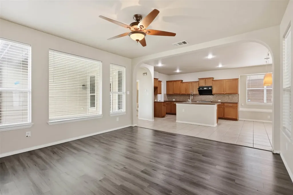 1833 Forsythe Drive Savannah TX 76227